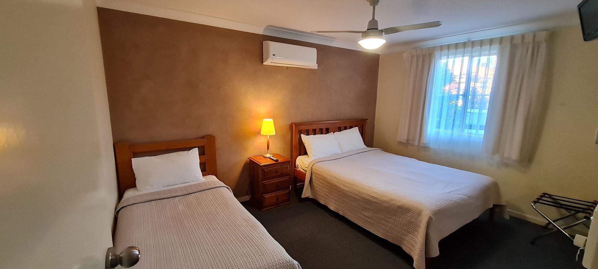 Golf Links Motel แทมเวิร์ธ ภายนอก รูปภาพ