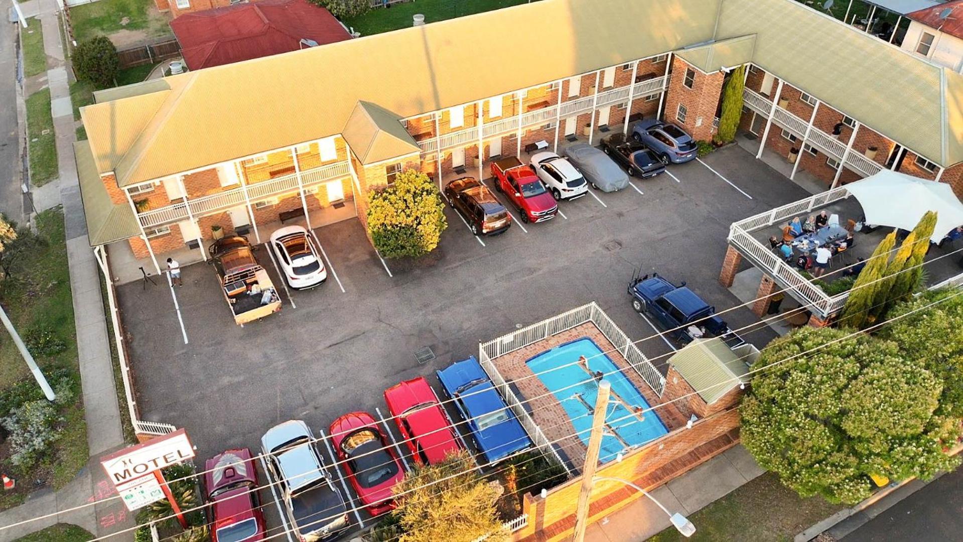 Golf Links Motel แทมเวิร์ธ ภายนอก รูปภาพ